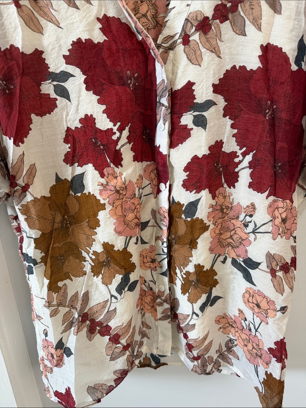 Women's White Floral Button-Up Top with Red & Brown Blooms - Picture 5 of 7
